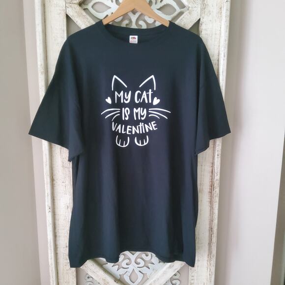 Fruit of the Loom Women's Plus Short Sleeve Graphic T-Shirt Tee Cat Valentine - Picture 1 of 5